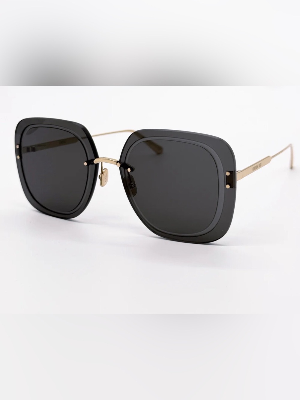 New In Box- Full Inclusion- UltraDior SU (Color code: B0A0 for gold/smoke).